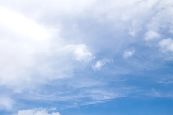 Blue sky with clouds — Stock Photo, Image