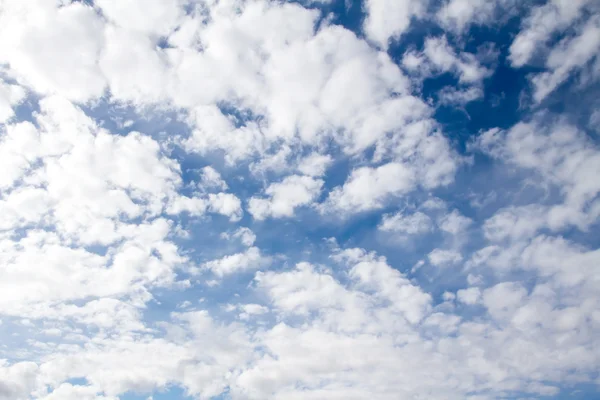 Blue sky with clouds — Stock Photo, Image