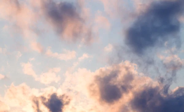 Cielo azul con nubes —  Fotos de Stock