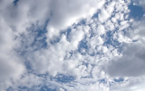 Blue sky with clouds — Stock Photo, Image