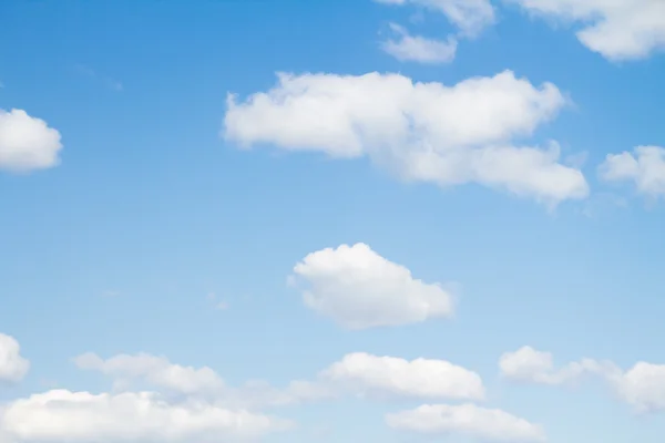 Nuvens céu azul — Fotografia de Stock