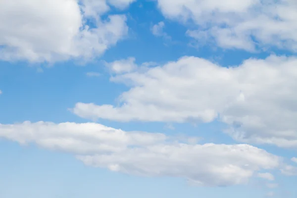 Nuvens céu azul — Fotografia de Stock