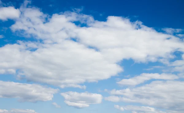 Nuvole di cielo blu — Foto Stock