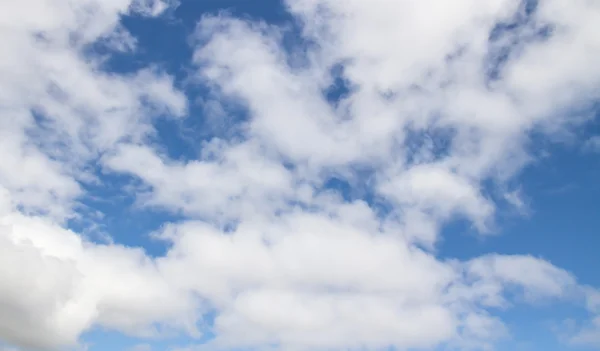 Nuvole di cielo blu — Foto Stock