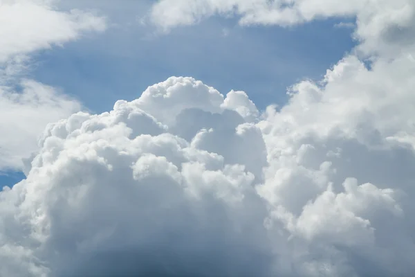 積雲の雲と青空 — ストック写真