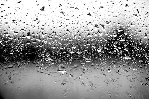 Gocce d'acqua su vetro dopo pioggia — Foto Stock