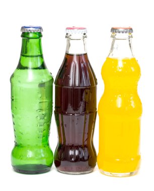 İzole soda şişeleri