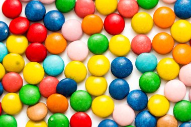 Vitaminler ile renkli kapsül