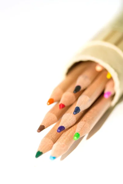 Crayons en bois sur blanc — Photo