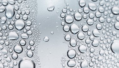 Camdaki su damlaları