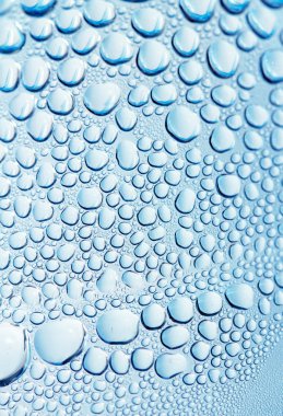 Camdaki su damlaları