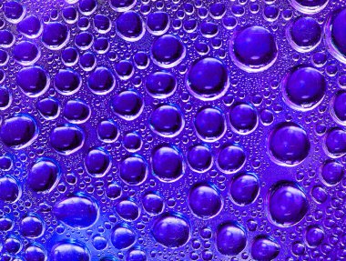 Camdaki su damlacıkları