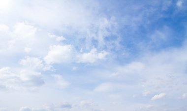 Mavi Gökyüzü Bulutları
