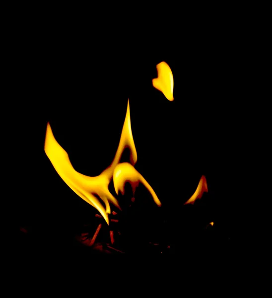 Płomienie ognia na czarno — Zdjęcie stockowe