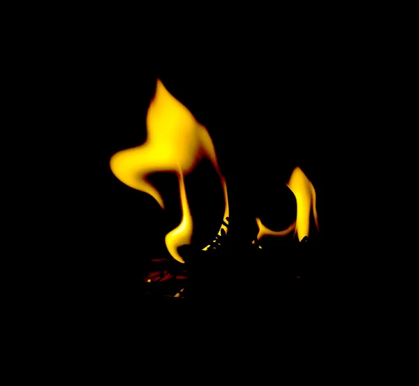 Flammes de feu sur noir — Photo