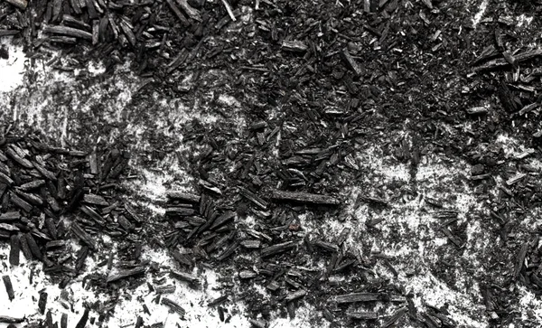Черный пепел на белом — стоковое фото