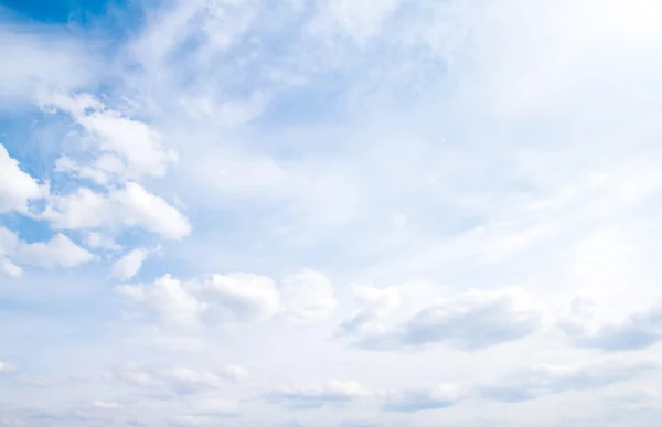 青い空の雲 — ストック写真