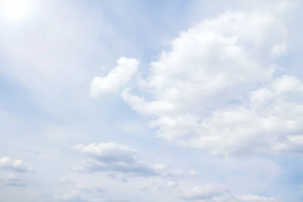 青い空の雲 — ストック写真