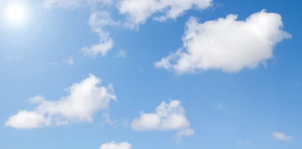 Cielo azul con nubes —  Fotos de Stock