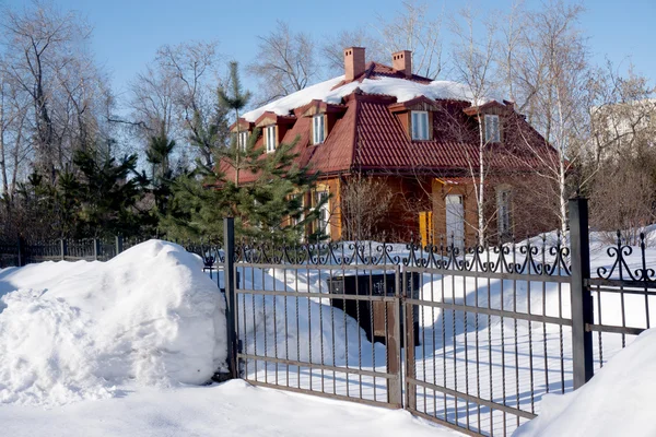 Casa di mattoni rossi — Foto Stock