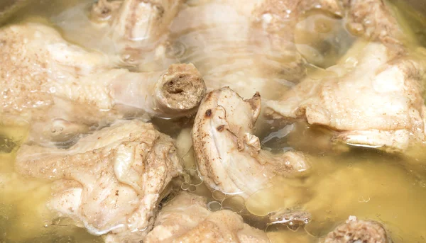 Pollo bollito nella zuppa — Foto Stock