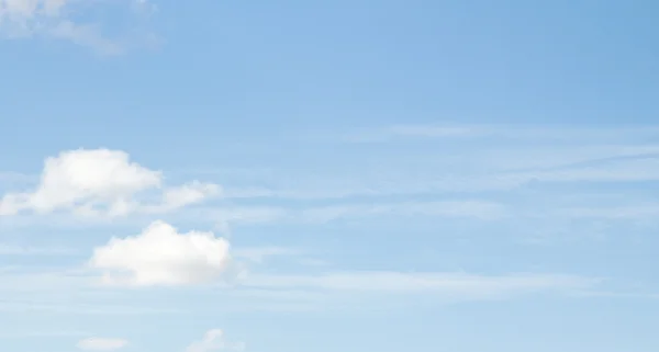 Blue sky with clouds — Stock Photo, Image