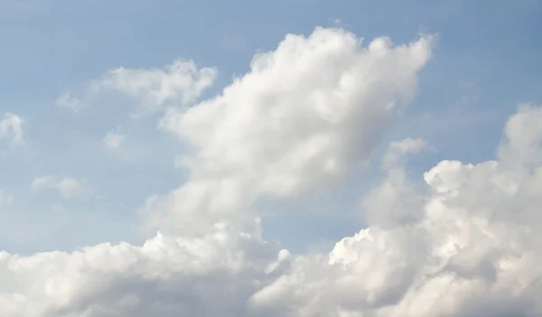 Clouds in blue sky — Stock Photo, Image