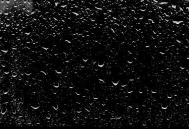 Su bardağa düşer.