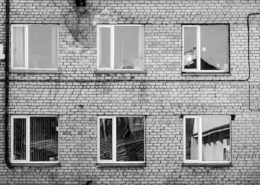 binanın içinde bir pencere