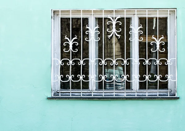 Ein Fenster im Gebäude — Stockfoto