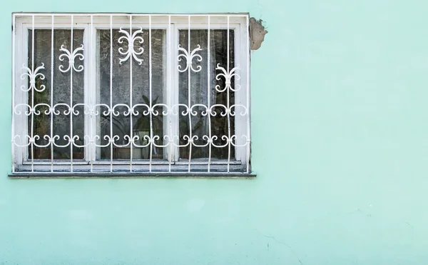 Ein Fenster im Gebäude — Stockfoto