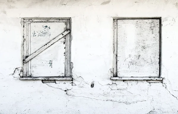 Старая белая кирпичная стена — стоковое фото