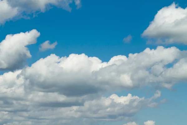 青い空の雲 — ストック写真