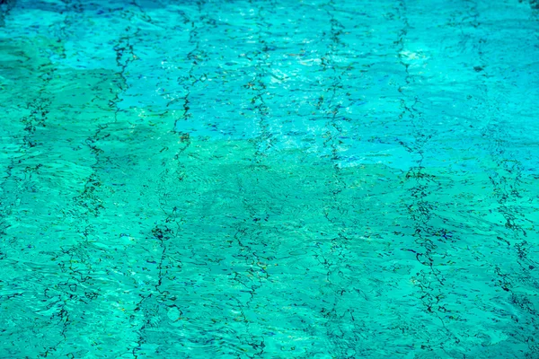 Acqua blu della piscina — Foto Stock