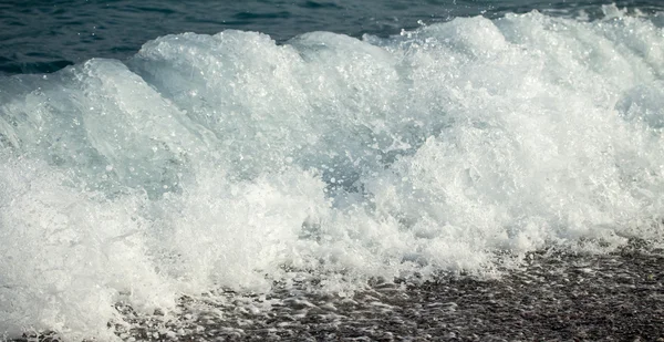 Морські хвилі піни — стокове фото