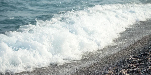 海波浪泡沫 — 图库照片