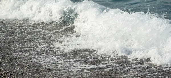 Морські хвилі піни — стокове фото