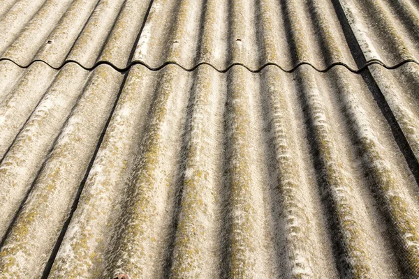 老石板瓦屋顶 — 图库照片