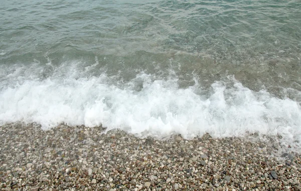 해변에서 바다 파도 거품. — 스톡 사진