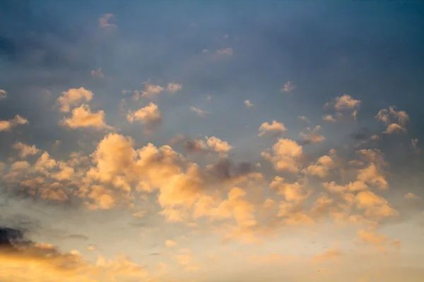 Ciel couchant avec nuages — Photo