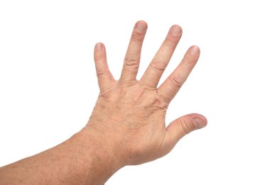 Beyaz arka planı olan bir el. El, beş numarayı gösteriyor.