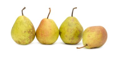 Olgun armutlar beyaz arkaplanda izole