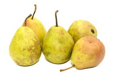 Olgun armutlar beyaz arkaplanda izole