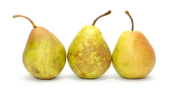 Mogna päron isolerade på vit bakgrund — Stockfoto