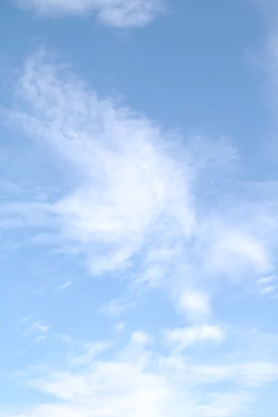 Nuvole nel cielo blu, giorno — Foto Stock