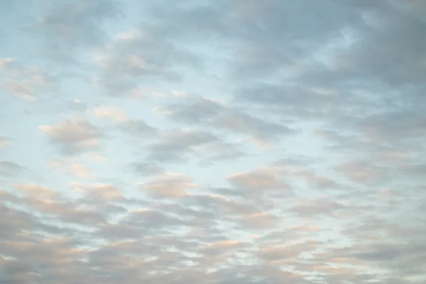 Nuvens céu azul — Fotografia de Stock