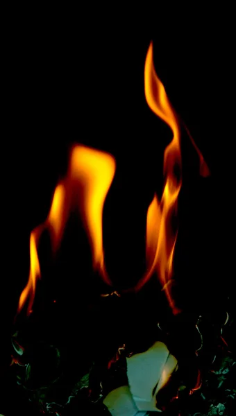 Oheň hoří papír — Stock fotografie