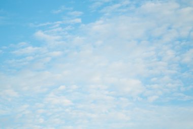 Mavi Gökyüzü Bulutları