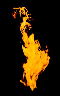 alevler siyah arkaplanda