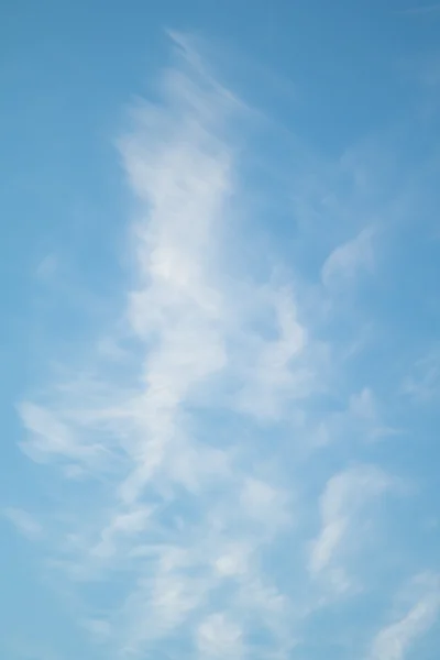 Nubes de cielo azul —  Fotos de Stock